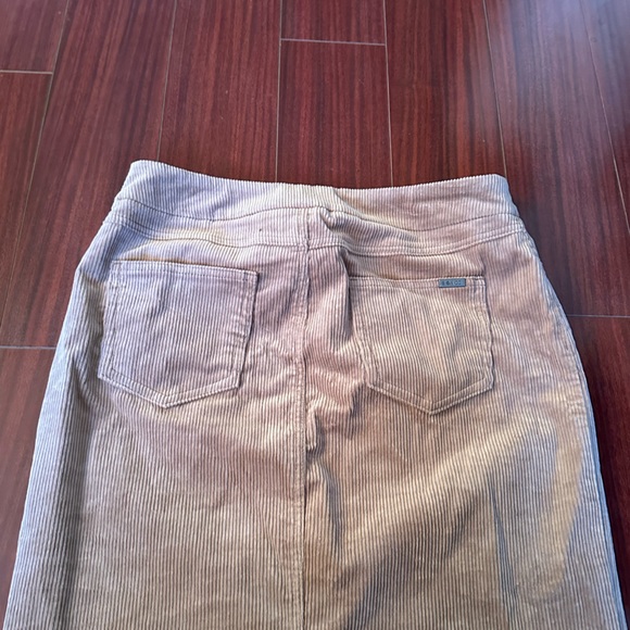 Set of 2 womens skirts size M/L jean and corduroy - Picture 6 of 7